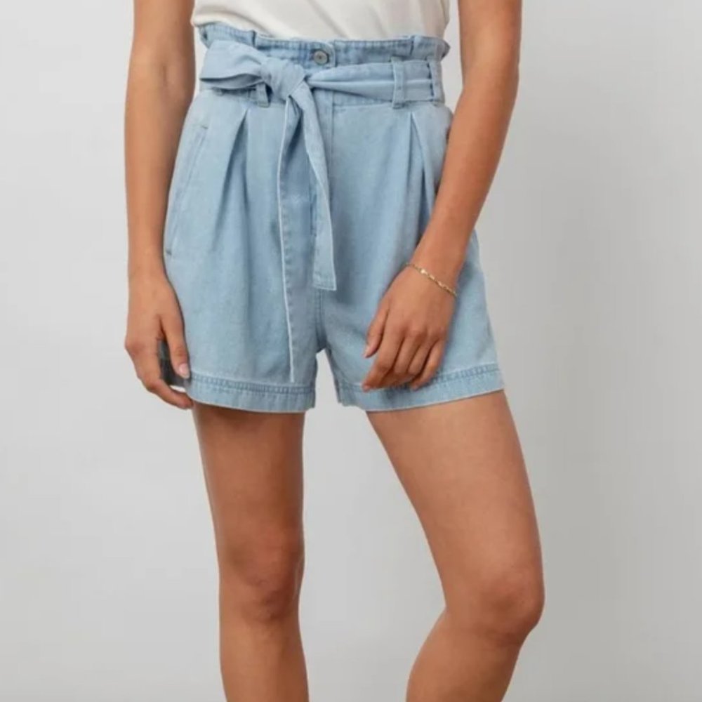 Rails Light Vintage Wash - High-Rise Paperbag Denim Shorts Size M - Picture 2 of 12